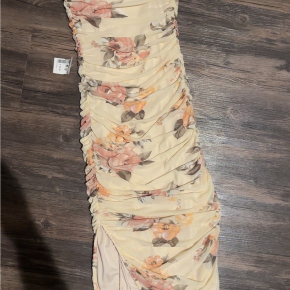 Floral Ruched Dress - Picture 3 of 3